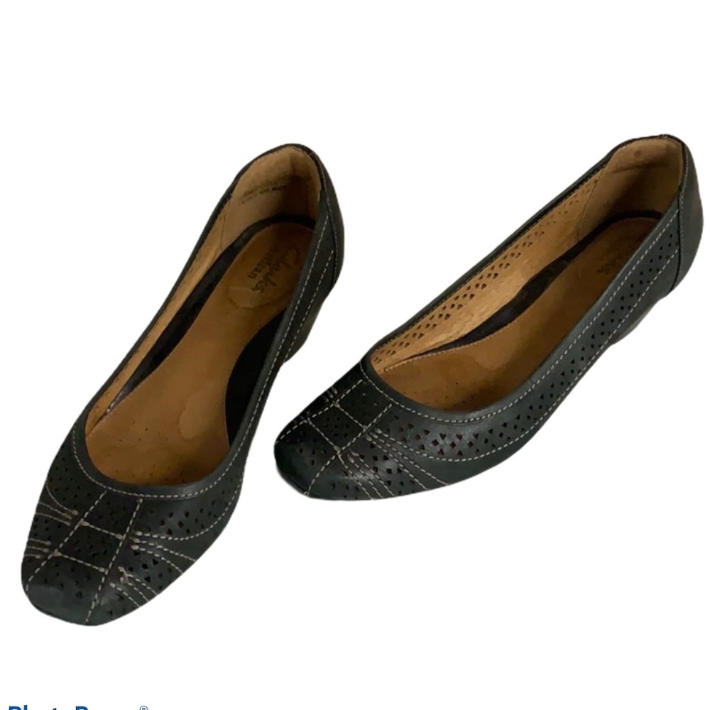 Clarks Artisan Perforated Leather Low Wedges Sz 7M